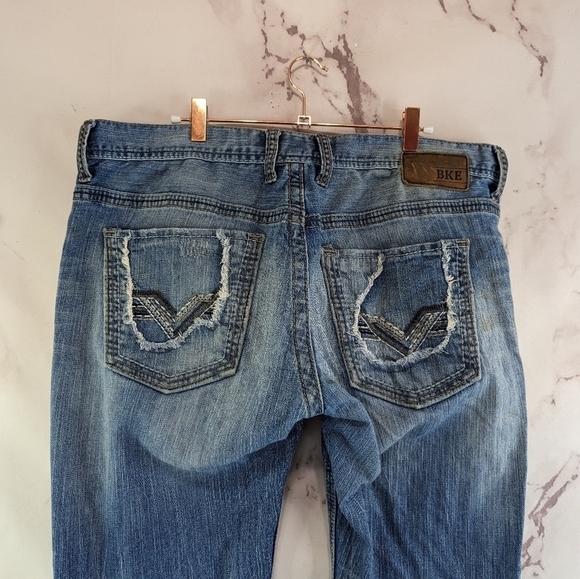 BKE Jeans Mens 38 X 31 Carter Straight Light Wash Distressed Destroyed Flawed - Picture 7 of 15